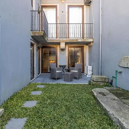 Apartment Camellia Garden *